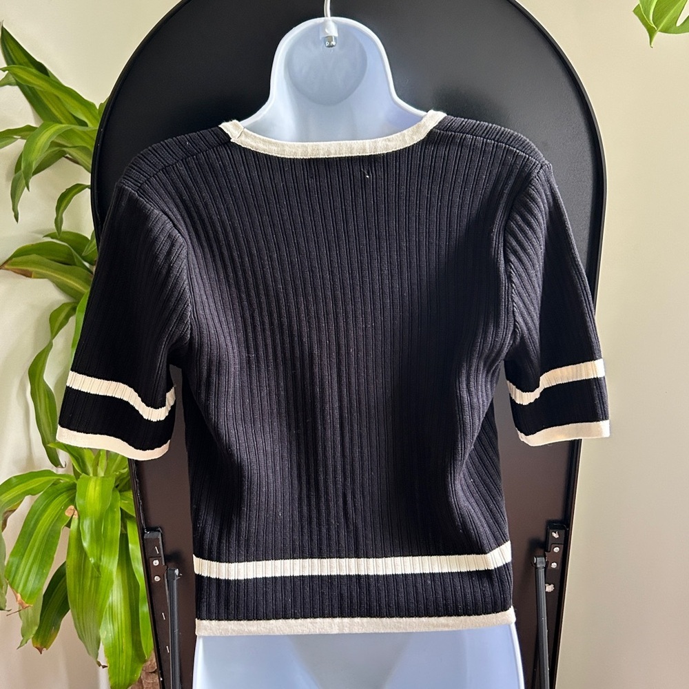 Cream-Trim Black Ribbed Button Front Top - Picture 7 of 8